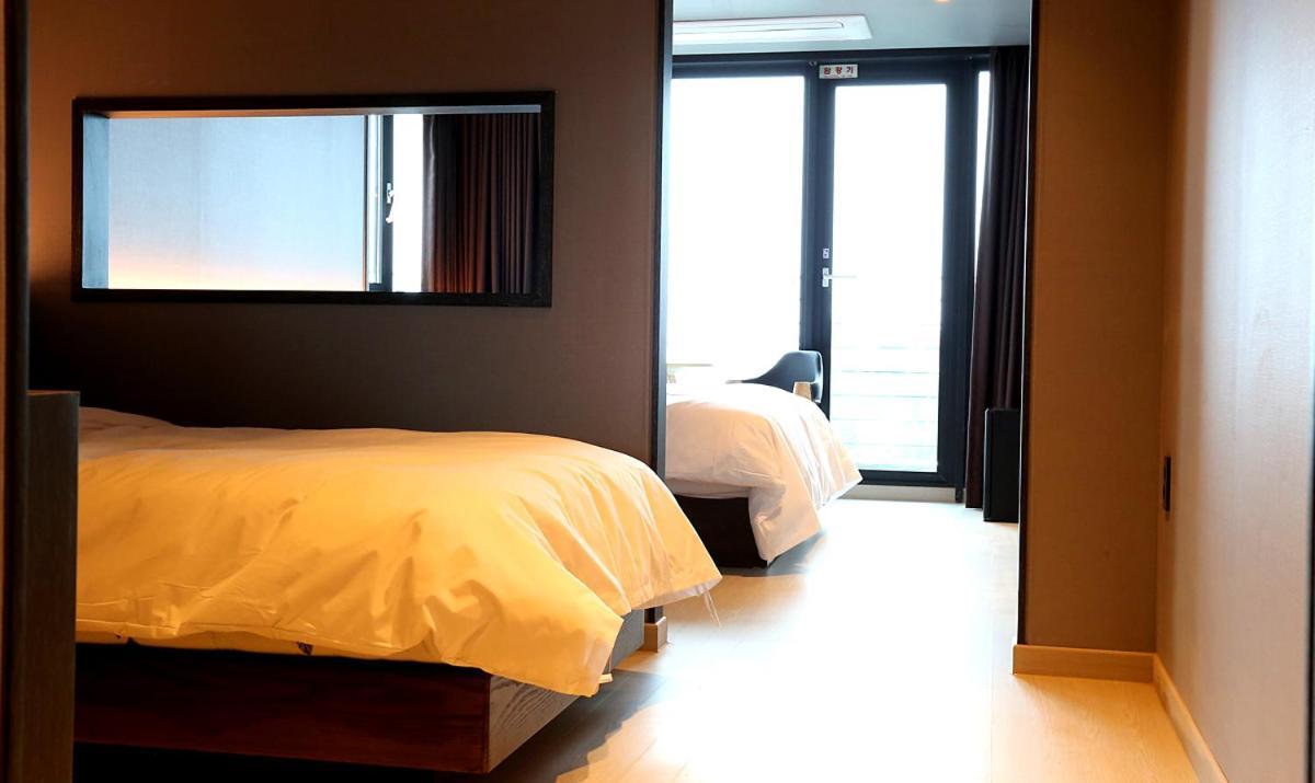 Suntree Hotel Busan Bagian luar foto